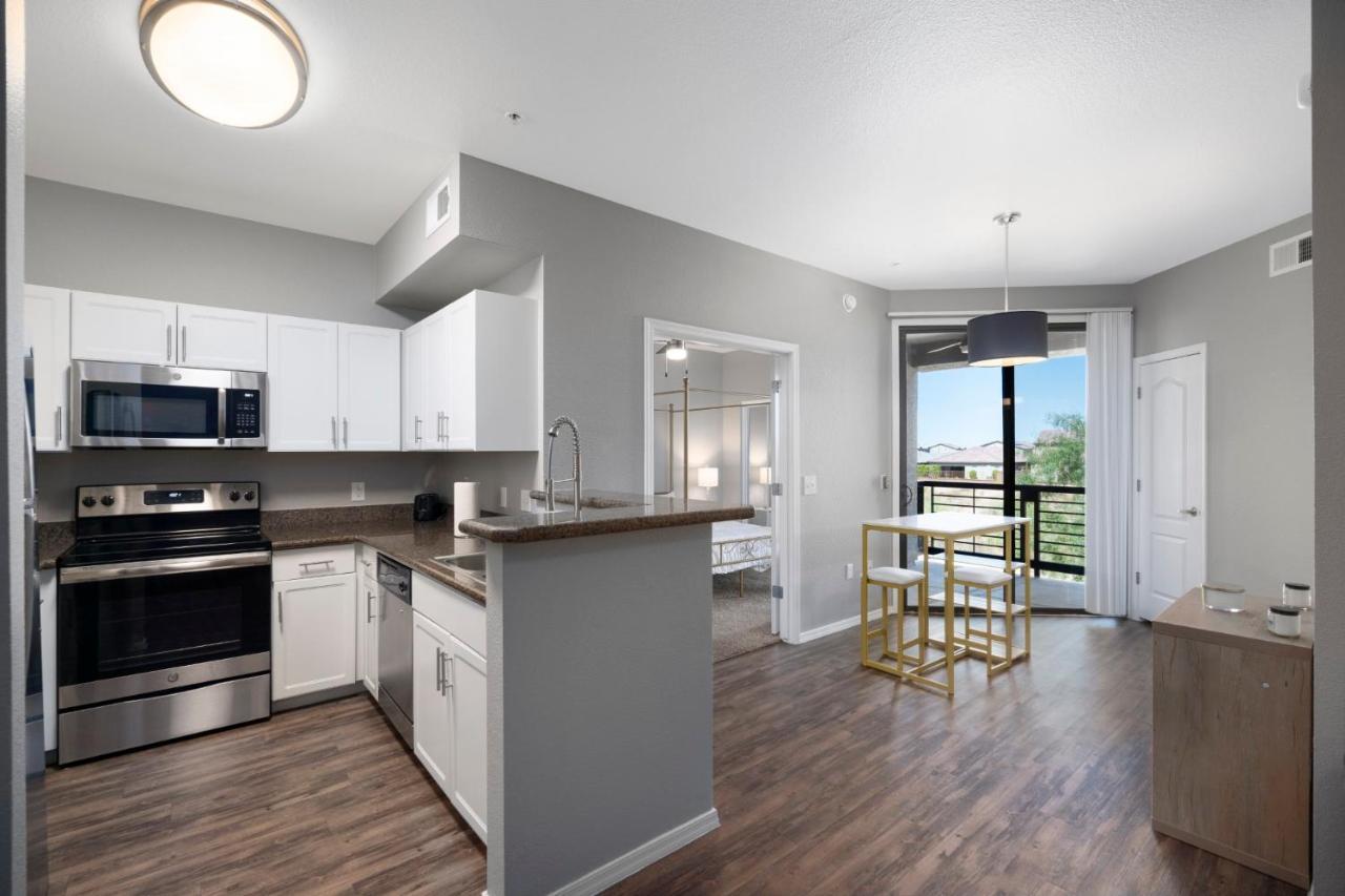 דירות Luxury Mountain View 2Br With Balcony Located In סקוטסדייל מראה חיצוני תמונה